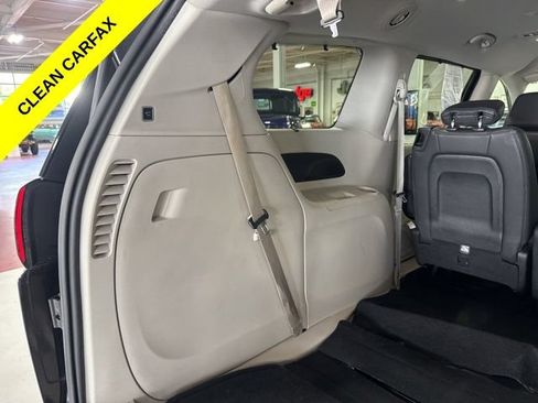 Used 2017 Chrysler Pacifica Touring-L w/ Tire & Wheel Group FWD image 32