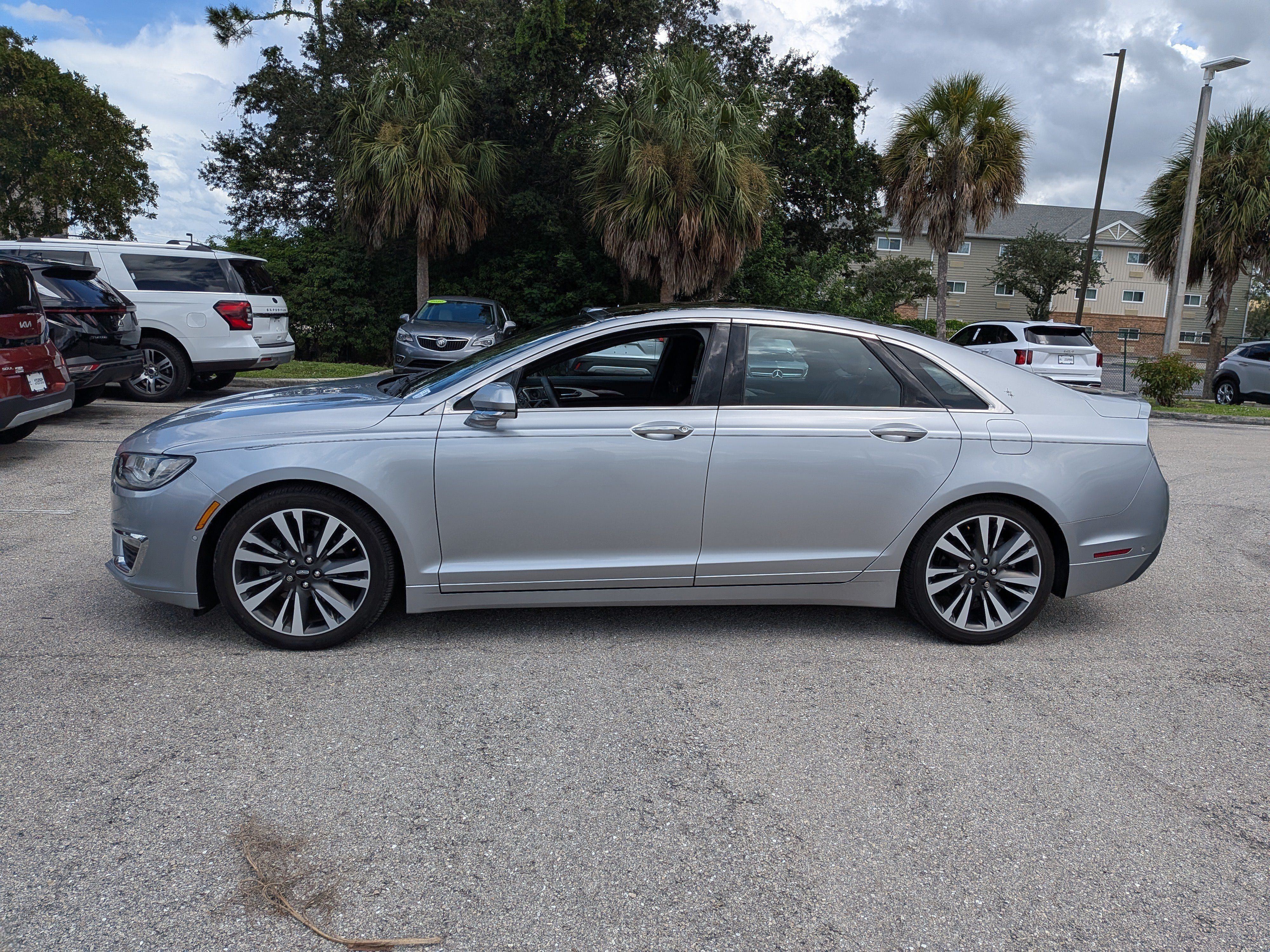 Used 2020 Lincoln MKZ Reserve w/ Elements Package FWD image 7