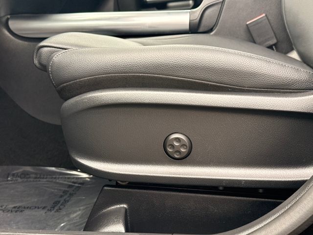 Used 2025 Mercedes-Benz GLA 250 4MATIC image 5