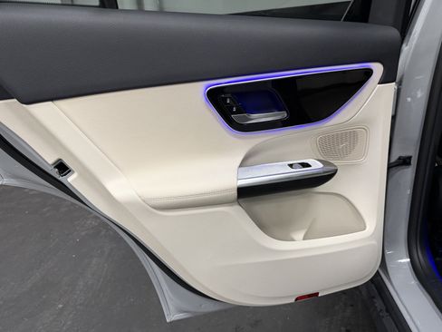 Certified 2025 Mercedes-Benz GLC 300 image 38