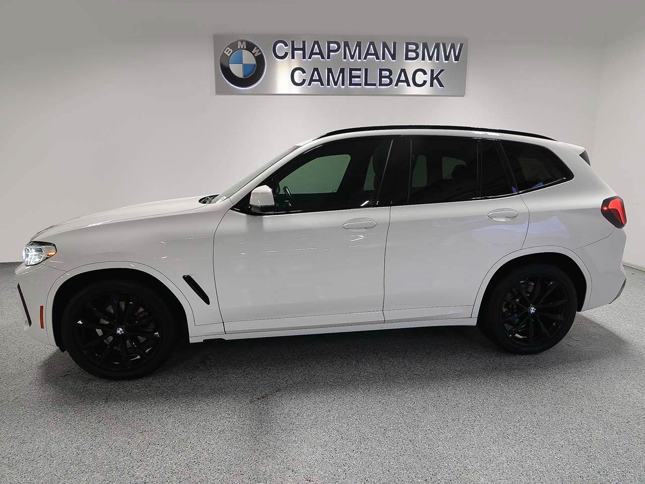 Used 2022 BMW X3 xDrive30i w/ M Sport Package AWD/4WD image 3