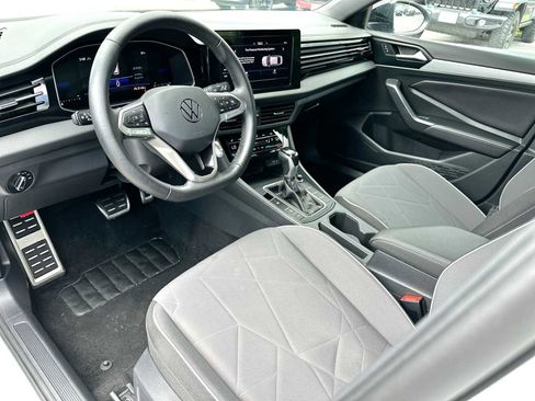 Used 2025 Volkswagen Jetta Sport FWD image 18