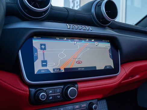 Certified 2019 Ferrari Portofino image 43