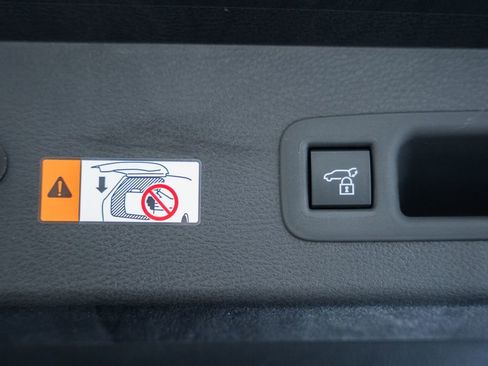 New 2026 Toyota Sienna XLE Woodland Edition AWD/4WD image 11