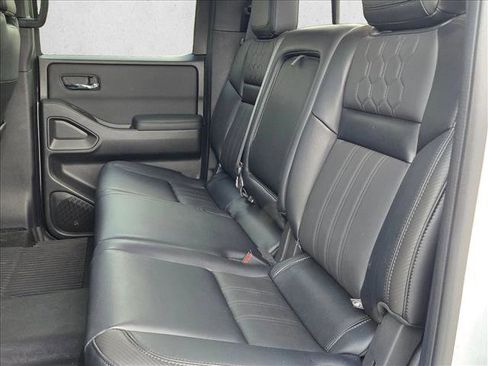 Used 2022 Nissan Frontier PRO-4X w/ Pro-4X Premium Package image 19