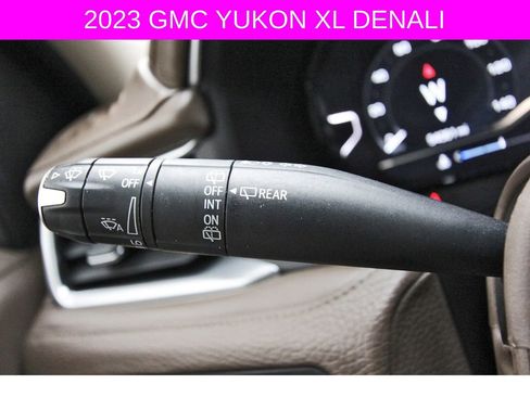 Used 2023 GMC Yukon XL Denali image 18