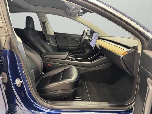 Used 2018 Tesla Model 3 Mid Range RWD image 16