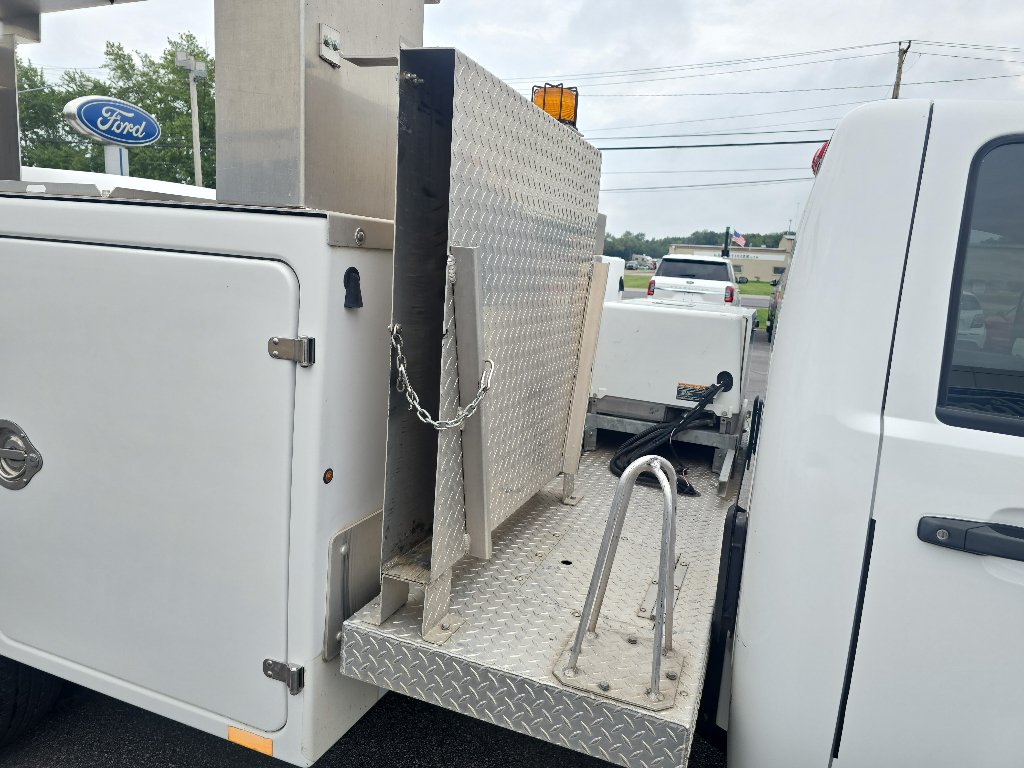 Used 2013 Chevrolet Silverado 3500 W/T RWD image 16