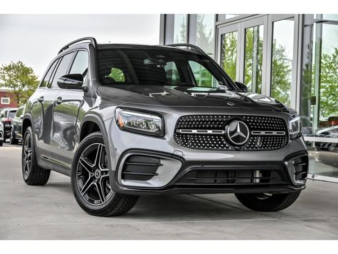 Certified 2025 Mercedes-Benz GLB 250 4MATIC image 1
