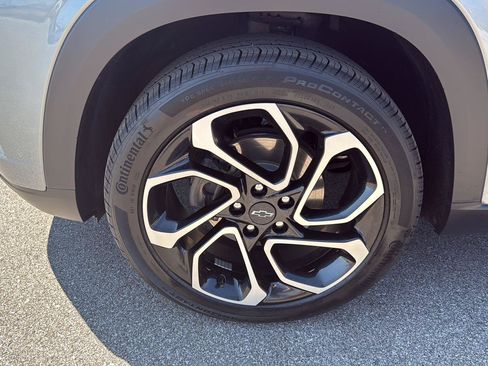 Used 2024 Chevrolet Trax RS w/ Sunroof Package FWD image 15