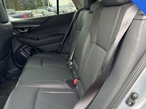 Used 2022 Subaru Outback Limited w/ Popular Package #2 image 9