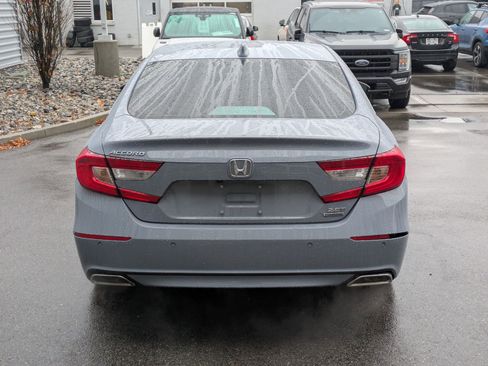 Used 2021 Honda Accord Touring image 4