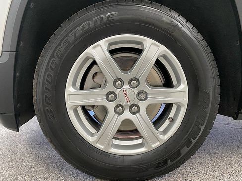 Used 2017 GMC Acadia SLE w/ LPO, Cargo Package image 23