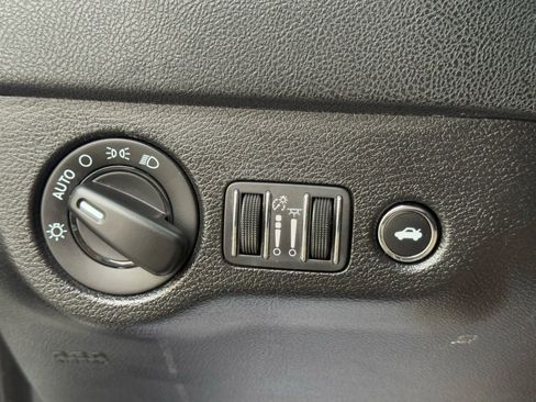 Used 2022 Dodge Charger SXT image 22