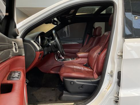Used 2018 Jeep Grand Cherokee Trackhawk AWD/4WD image 18
