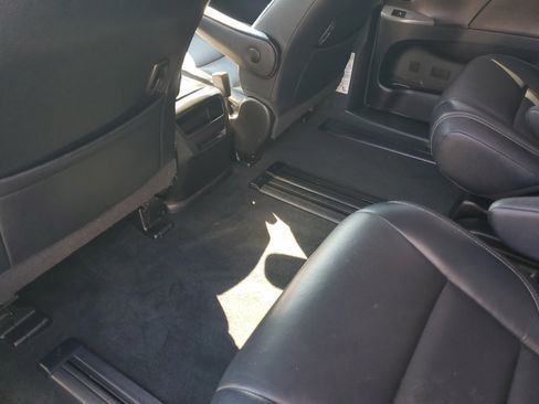 Certified 2016 Toyota Sienna SE FWD image 11
