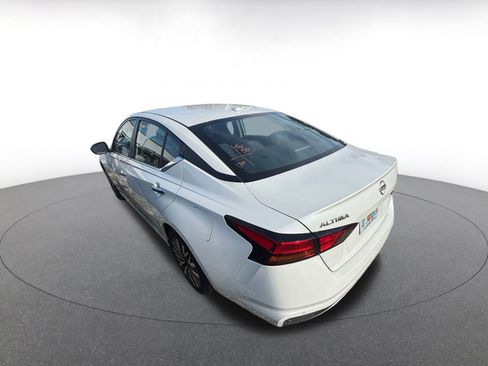 Used 2025 Nissan Altima 2.5 SV image 6