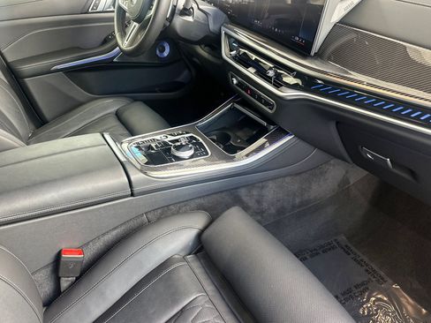 Used 2025 BMW X5 M60i AWD/4WD image 20