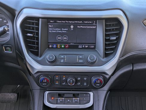 Used 2023 GMC Acadia SLE w/ Driver Convenience Package FWD image 21