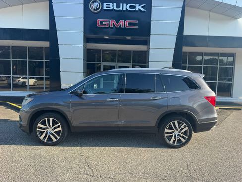 Used 2017 Honda Pilot Elite image 3