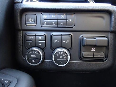 New 2026 Chevrolet Suburban RST w/ RST Capability Package image 12