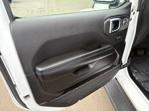Used 2024 Jeep Wrangler High Altitude AWD/4WD image 10