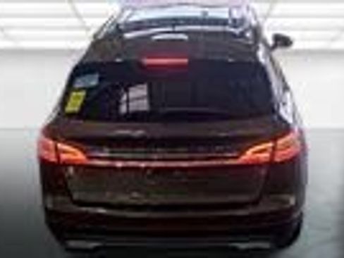 Used 2022 Lincoln Nautilus Reserve w/ Equipment Group 201A image 6