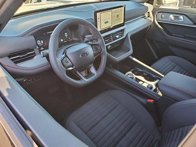Used 2026 Ford Explorer ST-Line w/ ST-Line Street Pack RWD image 3