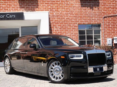 Used 2022 Rolls-Royce Phantom Extended Wheelbase w/ The Phantom Package RWD image 21