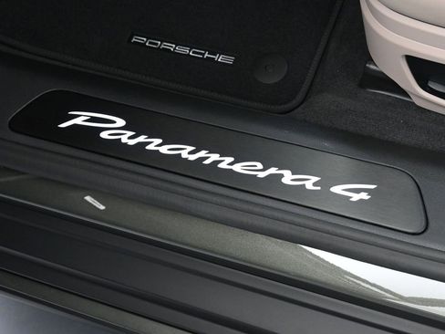 New 2026 Porsche Panamera 4 image 16