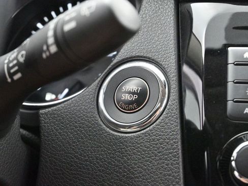 Used 2020 Nissan Rogue Sport SV w/ Technology Package FWD image 28