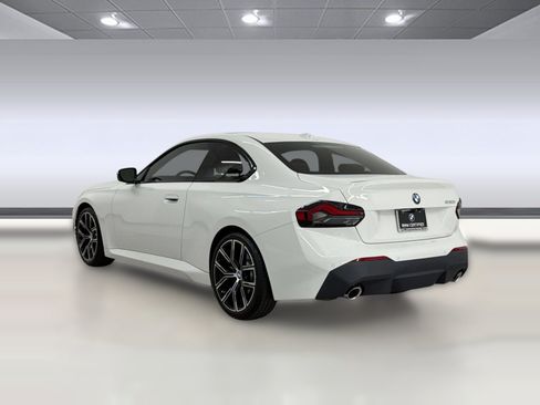 Used 2023 BMW 230i Coupe w/ Convenience Package RWD image 3