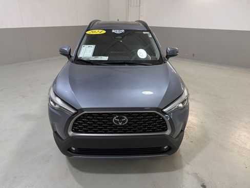 Used 2024 Toyota Corolla Cross XLE w/ Convenience Package AWD/4WD image 3