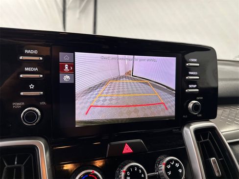 Used 2023 Kia Sorento LX image 28