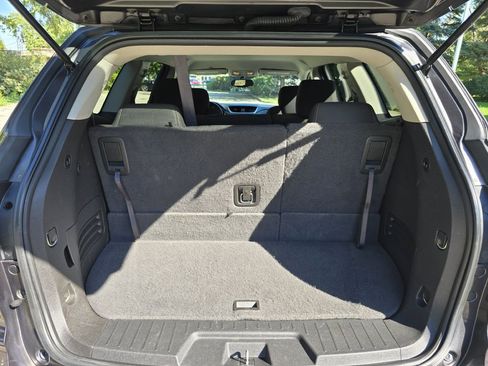 Used 2015 Chevrolet Traverse LT image 13