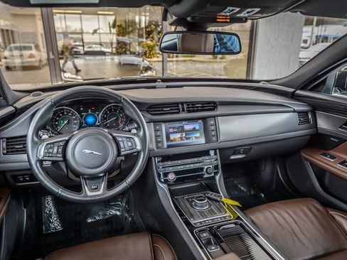 Used 2018 Jaguar XF S image 23