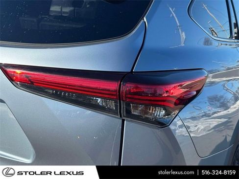 Used 2020 Toyota Highlander XLE image 11