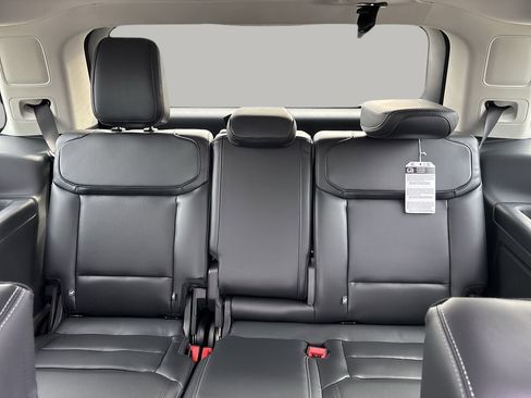 New 2025 Ford Expedition Platinum image 17