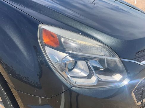 Used 2017 Chevrolet Equinox LS FWD image 28