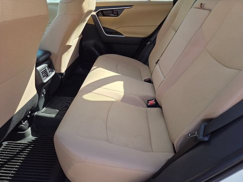 Certified 2025 Toyota RAV4 LE FWD image 22