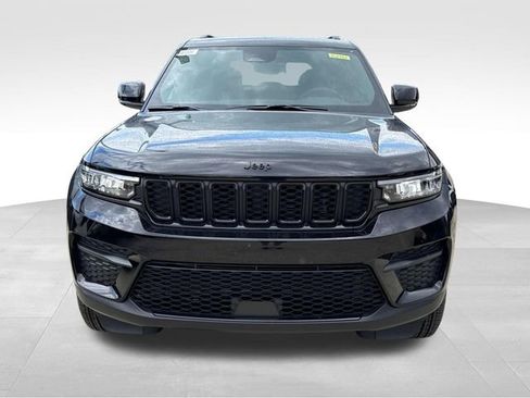 New 2025 Jeep Grand Cherokee Altitude RWD image 2