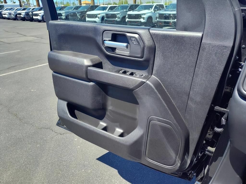 New 2026 Chevrolet Silverado 2500 Custom w/ Custom Value Package AWD/4WD image 9