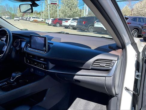 Certified 2023 Nissan Rogue SV w/ SV Premium B Package AWD/4WD image 13