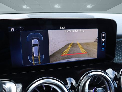 New 2025 Mercedes-Benz GLB 250 4MATIC image 39