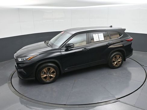 Used 2023 Toyota Highlander Bronze Edition image 45