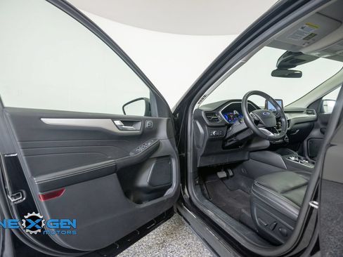 Used 2021 Ford Escape SEL w/ Technology Package AWD/4WD image 9