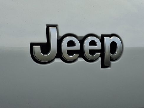 Certified 2023 Jeep Grand Cherokee L Summit w/ Advanced Protech Group IV image 32