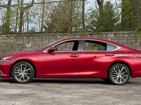 Certified 2024 Lexus ES 250 w/ Premium Package image 7