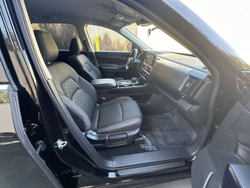 Used 2025 Nissan Pathfinder SV AWD/4WD image 14