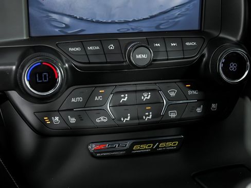 Used 2016 Chevrolet Corvette Z06 w/ 3LZ Preferred Equipment Group RWD image 33